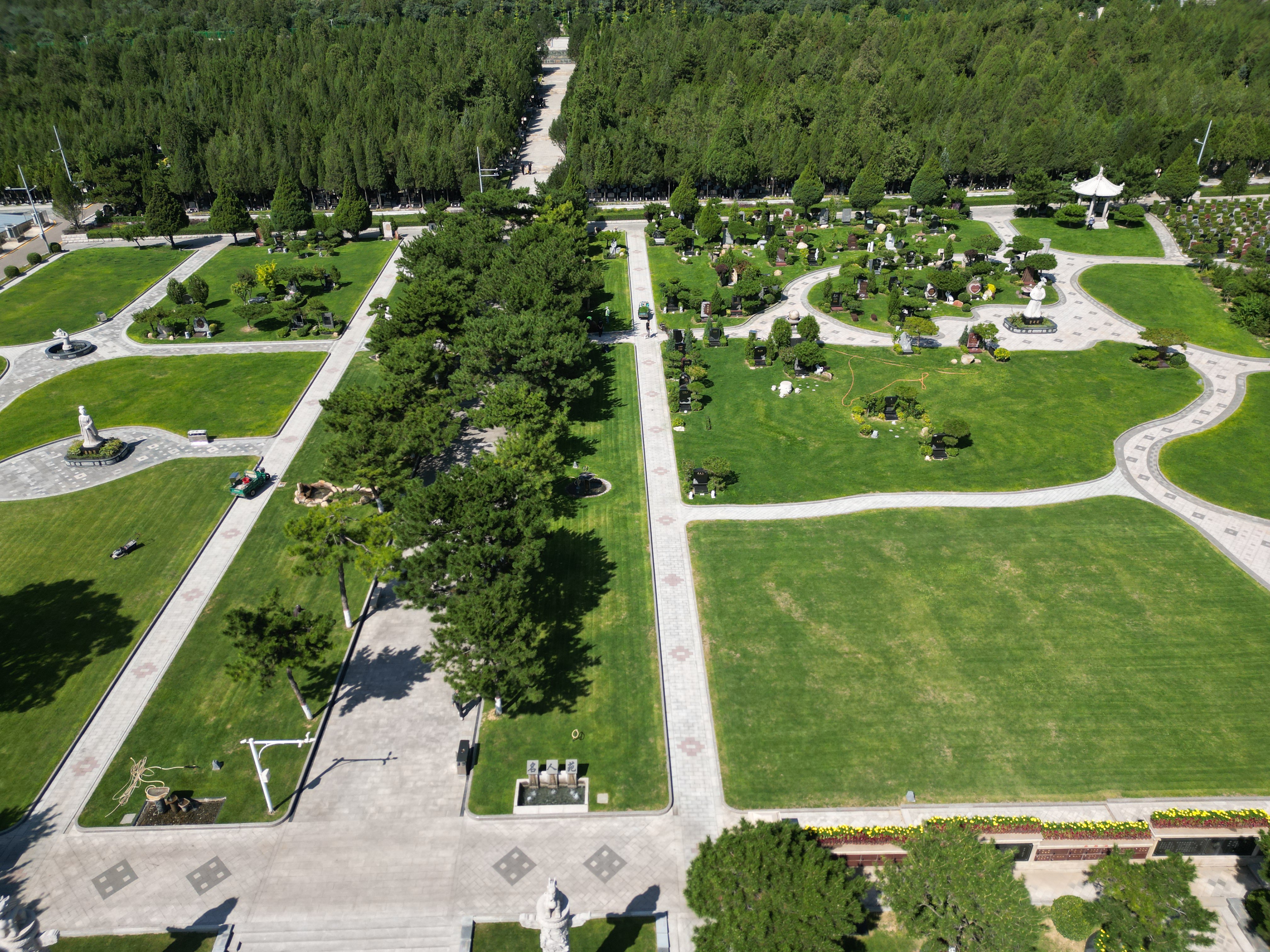 人生就是博集团引领墓园投资新民俗：六大相助模式开创行业新篇章