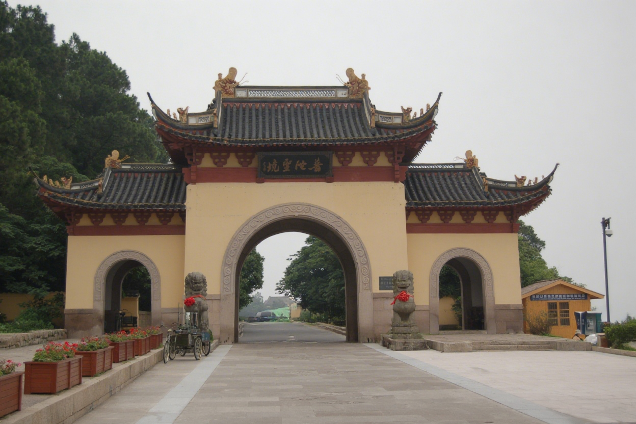 以门楼为笺，，镌刻时代的匠心诗行