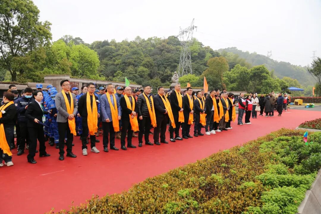生命·曙光 | 玉龙陵园这场清明公祭，，，，，，把三份敬意写进青山！